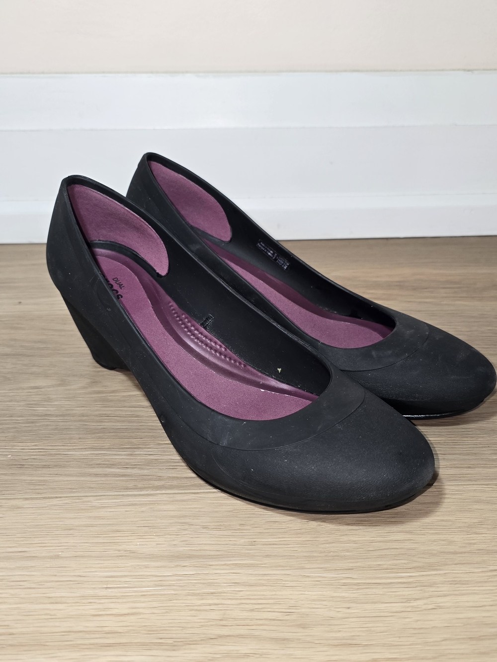 Crocs Black Wedge Heel Comfort Pumps Shoes Women’s Size 8 (Dual Comfort)